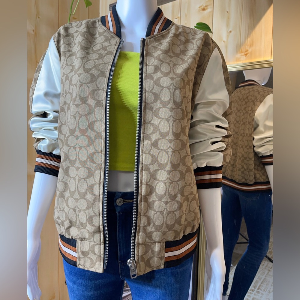 COACH Sig Souvenir Size S color Khaki Multi 60% off - Picture 3 of 10